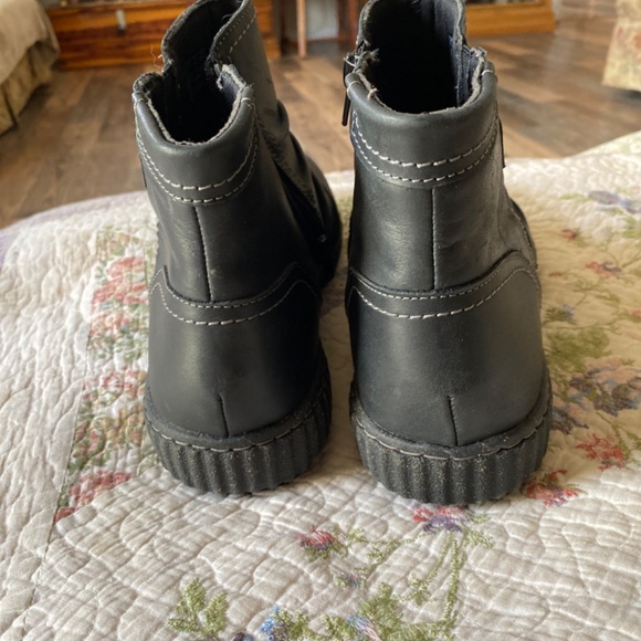 Clarks Boots 10 - Picture 3 of 5